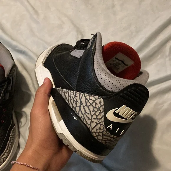 Jordan 3s - Picture 5 of 5